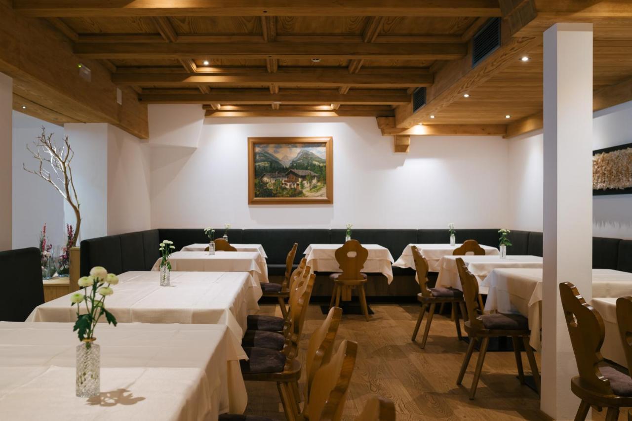 לוטאגו Hotel Fronza - Your Hike & Mountain Home מראה חיצוני תמונה