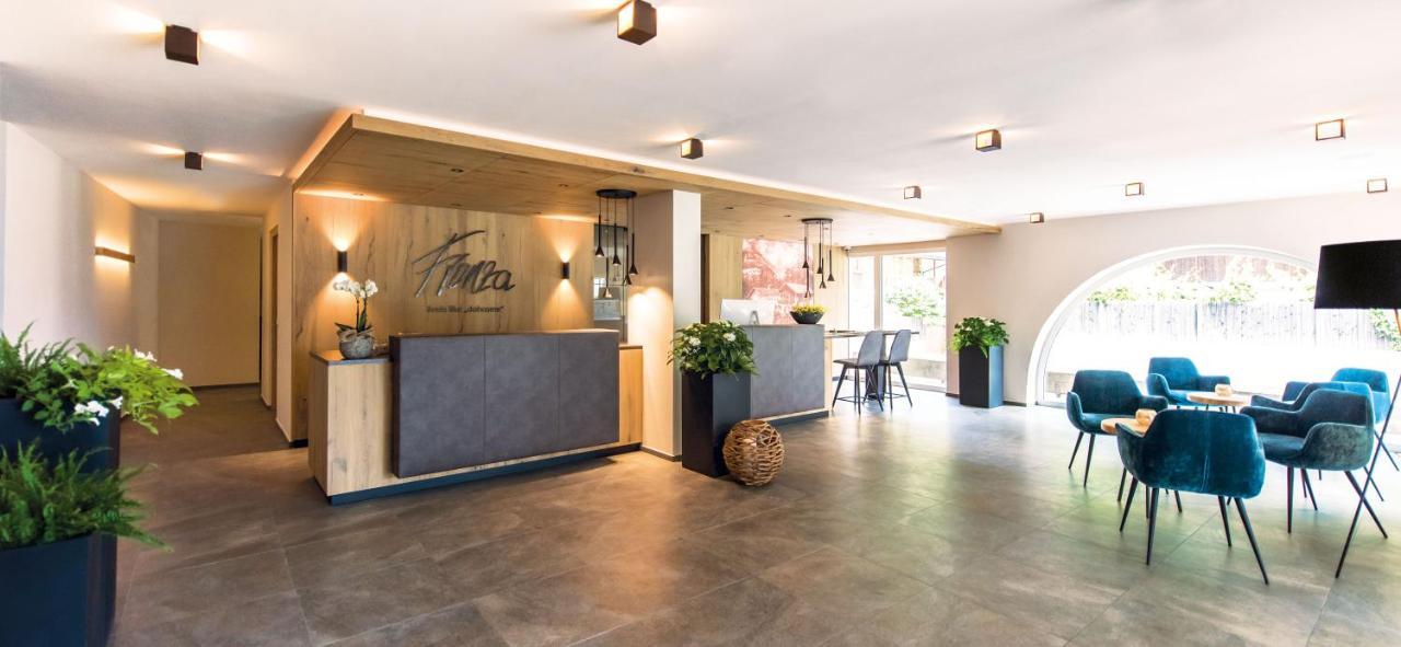 לוטאגו Hotel Fronza - Your Hike & Mountain Home מראה חיצוני תמונה